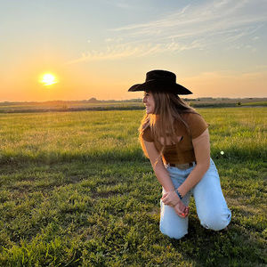 Meet your Posher, Emma